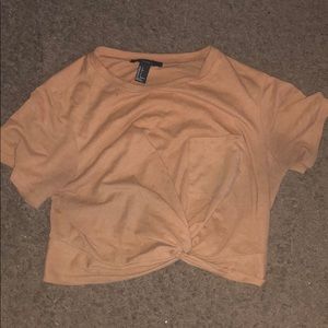 Short sleeved crop-top